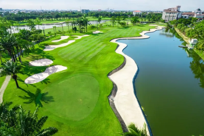 Summit Windmill Golf Club Bangkok - Obstacle eau Faldo