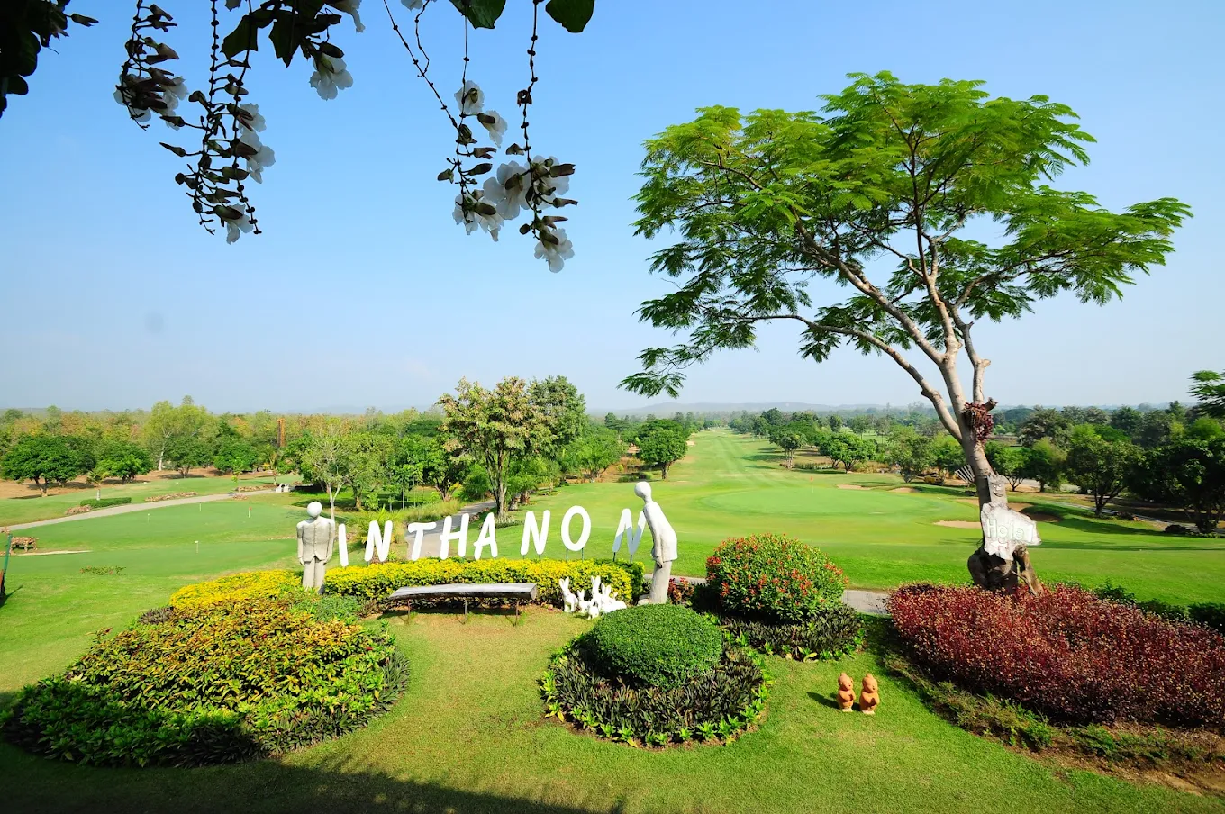 Inthanon Golf - Vue sur le Doi Inthanon depuis le fairway