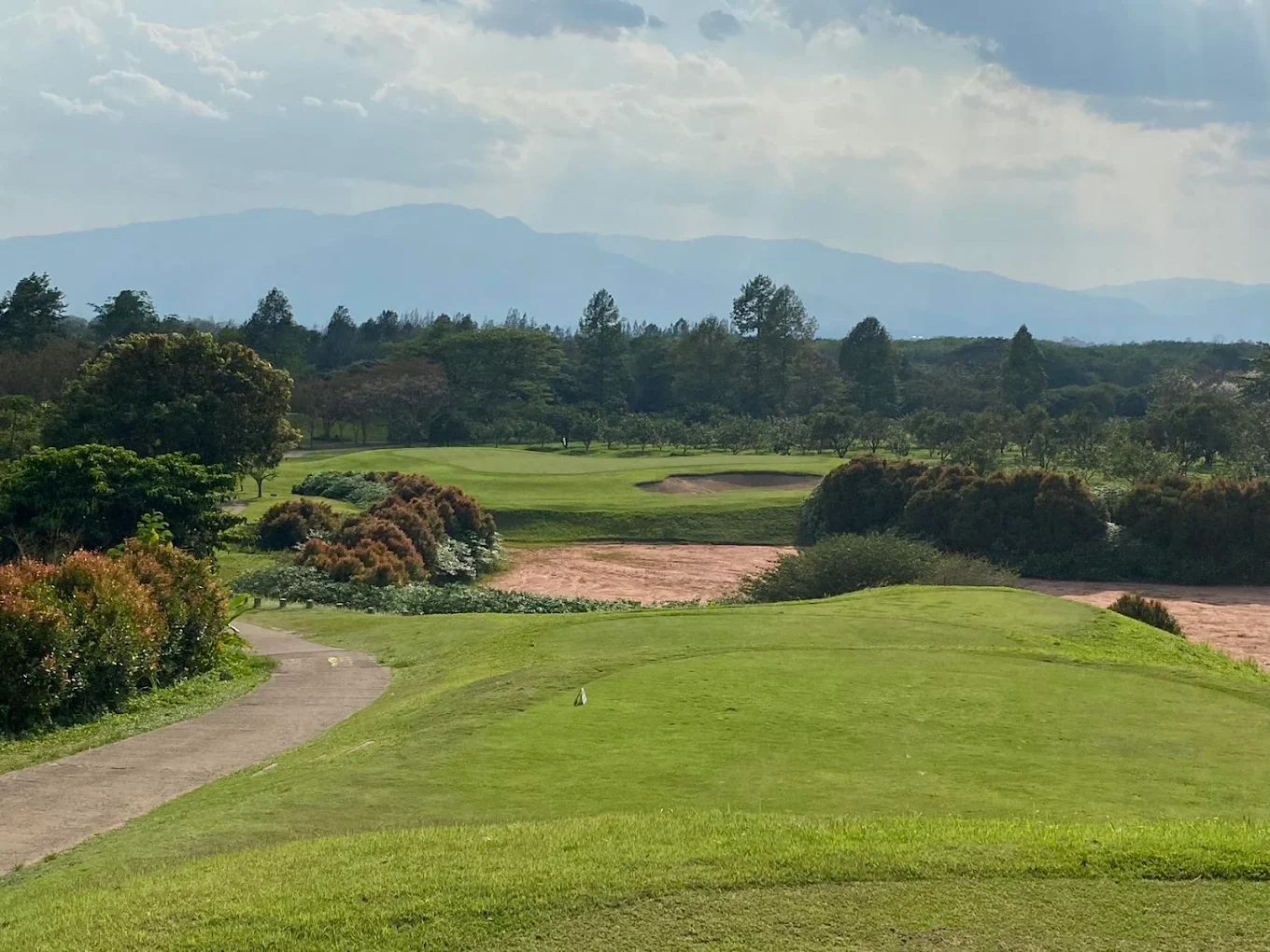 Mae Jo Golf Resort & Spa - Charme bucolique au coeur des vergers