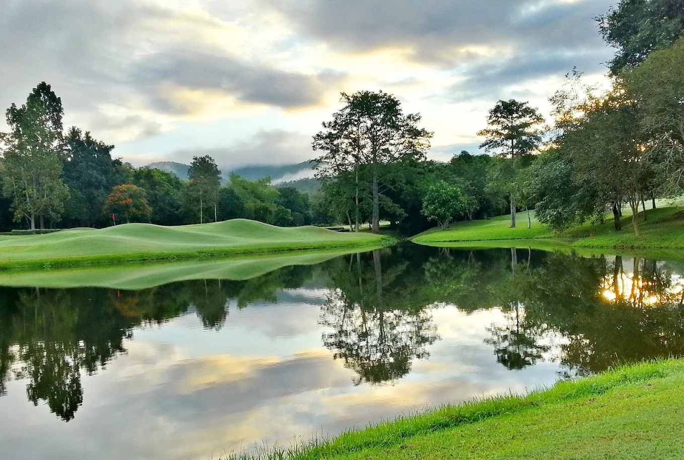 Royal Chiang Mai - Esprit links avec bunkers stratégiques